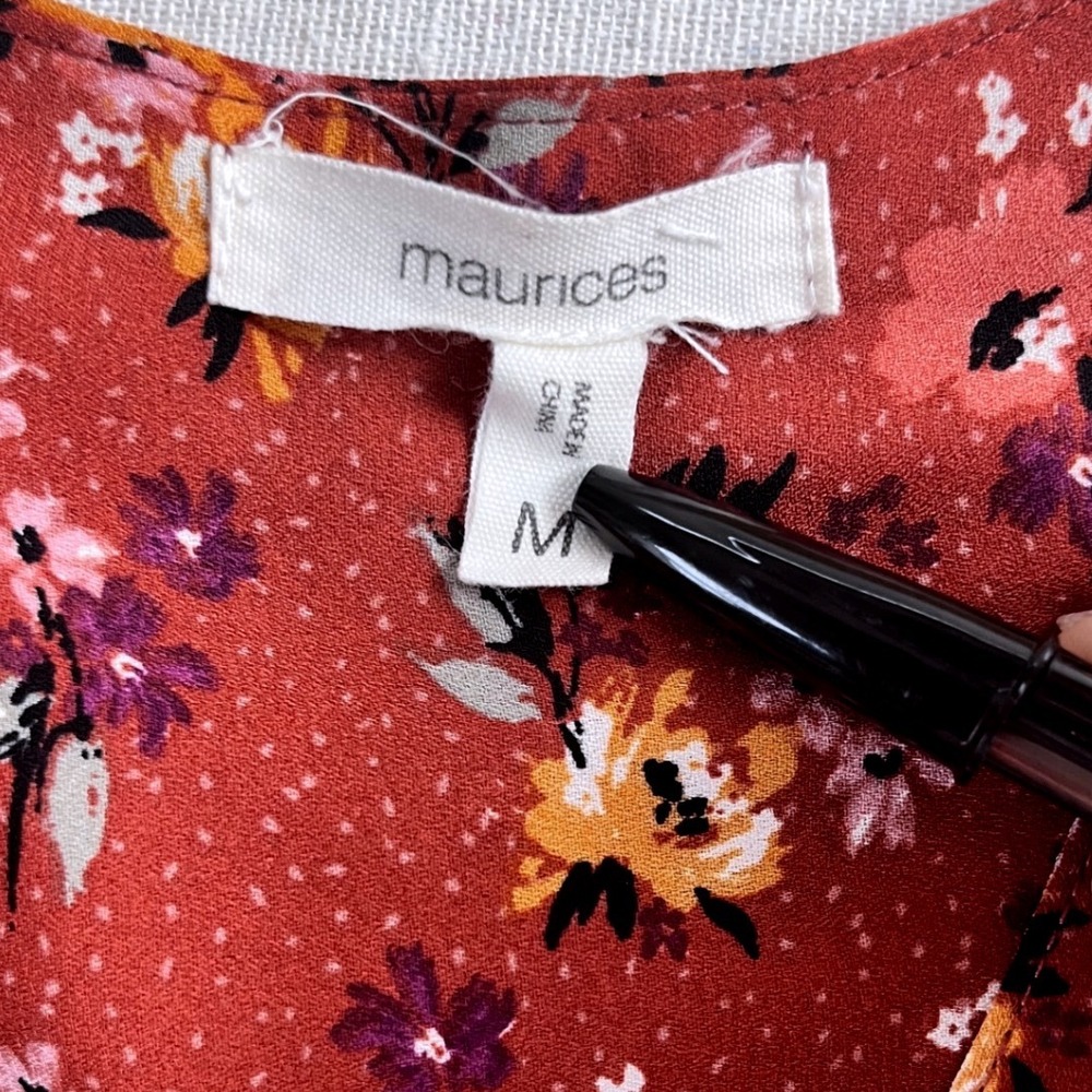 Maurices Womens Rust Red Orange Floral V-Neck Blouse sz M Fall Office Layering - Picture 4 of 7